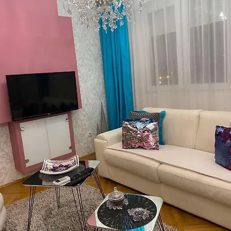 Lux Stari Aerodrom Apartman *
